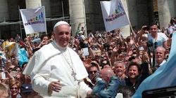 Papież Franciszek zaprosił do Watykanu dzieci z wrocławskiej kliniki  - miniaturka
