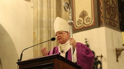 Ks.Staniek modli się 'o szczęśliwą śmierć dla papieża Franciszka'.Abp Jędraszewski odpowiada' - miniaturka