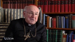 Kardynał Walter Brandmüller: Kapłaństwo kobiet i herezja - miniaturka