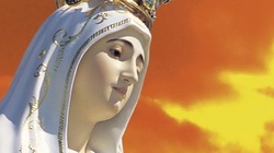 Wyjątkowa koronacja figury Matki Bożej Fatimskiej - miniaturka