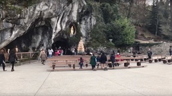 Lourdes ponownie otwarte, początkowo tylko dla miejscowych - miniaturka
