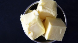 Masło, masło... dajcie masła!!! Wzmacnia, żywi i uzdrawia!!! - miniaturka