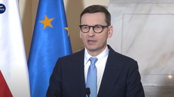 Premier Morawiecki komentuje wniosek o wotum nieufności wobec Ziobry: Zawsze bronię moich ministrów - miniaturka