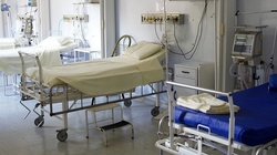Szok! Pielęgniarz zgwałcił w szpitalu kobietę zakażoną koronawirusem. Zmarła tego samego dnia - miniaturka