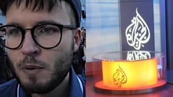 Lider LGBT skarży się na nietolerancję w Polsce... arabskiej TV. W Katarze groziłaby mu śmierć - miniaturka